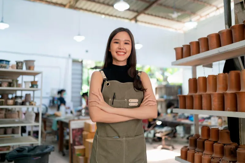 Contoh Kata-kata Mencari Karyawan Toko Sesuai Platformnya